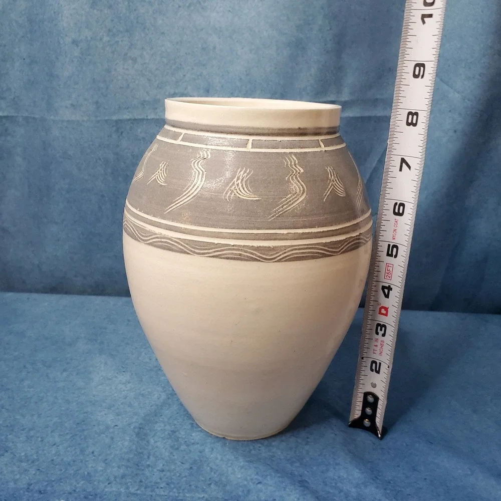 Handcrafted Ceramic Vase Gray White Swirl Etched Design‎ Rustic Southwestern